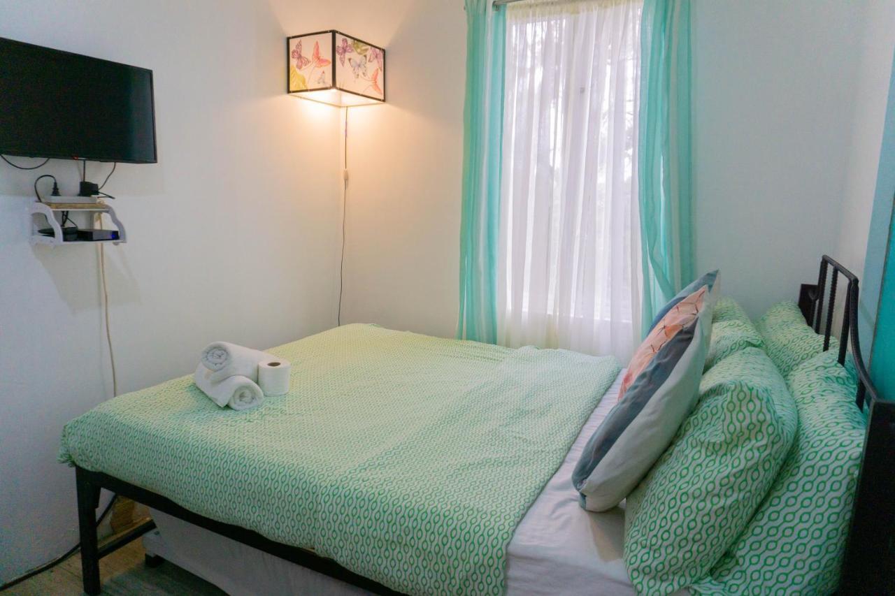 Ferienwohnung Retreat Haven In La Bella Tagaytay Tagaytay City Exterior foto